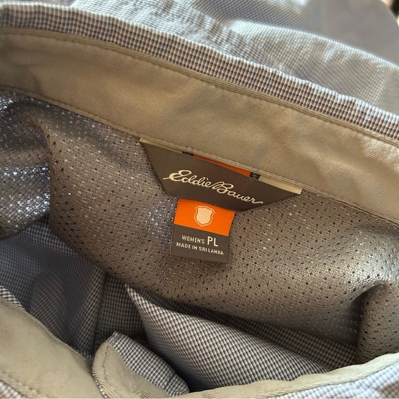 Eddie Bauer Button Up Shirt Womens PL Gray Collared Long Sleeve Button Pockets - Picture 5 of 10